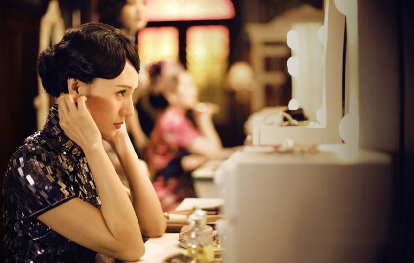 《鋒刃》央視一套熱播  袁泉旗袍、晚禮服成亮點(diǎn)