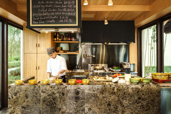 青城山六善酒店呈獻(xiàn)主廚餐桌“隨心付”體驗(yàn)
