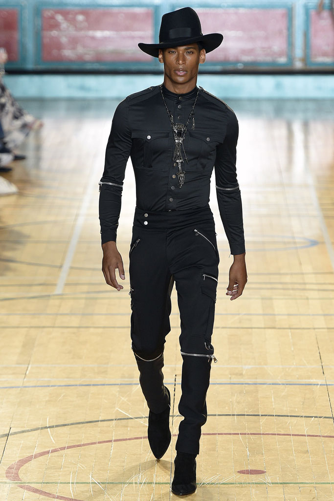 Julien Macdonald 2017春夏流行發(fā)布