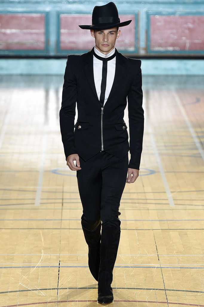 Julien Macdonald 2017春夏流行發(fā)布