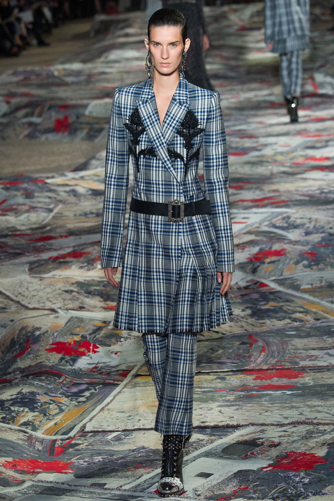 Alexander McQueen 2017春夏流行發(fā)布
