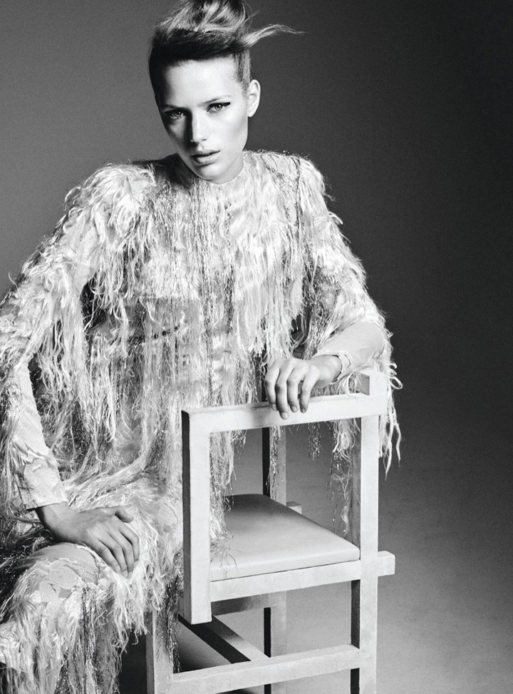 Esther Heesch《Harper’s Bazaar》德國(guó)版2016年11月號(hào)