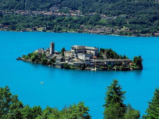lake-orta