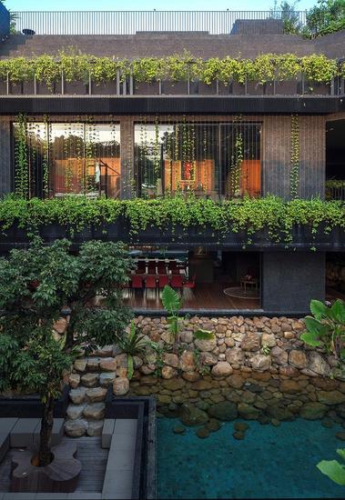 植物、建筑體與水（來源：gooood）