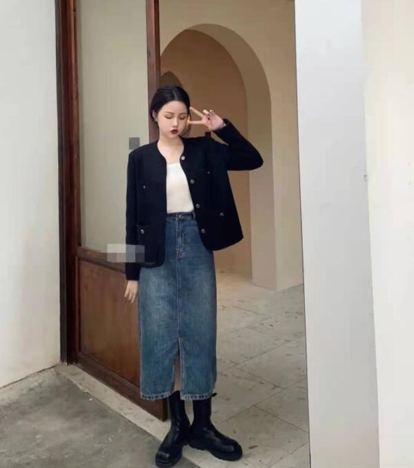 黑色小香風(fēng)外套 白色吊帶背心