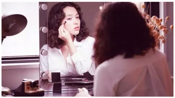 白領(lǐng)女性職場必備，618必買好物DAZZSHOP眼妝系列
