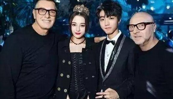 DG辱華設計師就愛出口成“臟”！王俊凱、迪麗熱巴發(fā)聲明終止合作