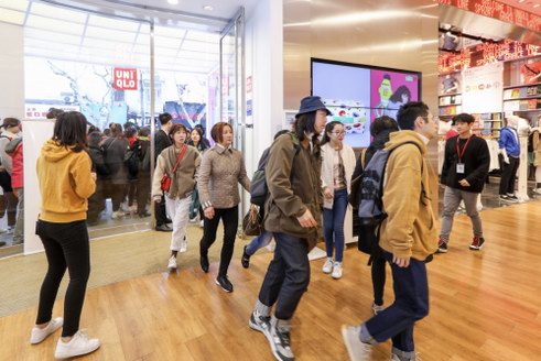 搶購(gòu)英式經(jīng)典單品Get明星同款， UNIQLO and JW ANDERSON 2019春夏合作系列正式開售