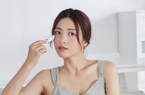 張靜初同款WellSkins薇新溫?zé)岵使饷姥蹆x，小米有品10月15日眾籌首發(fā)！