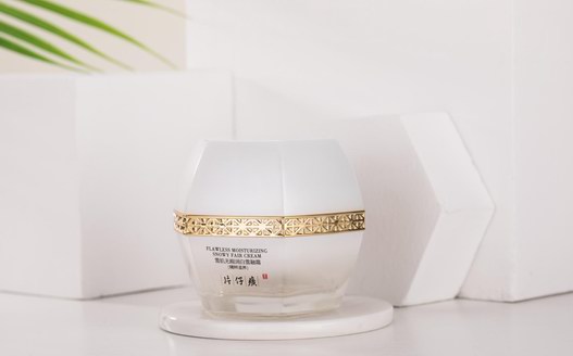 秋季肌膚美白方案：片仔癀養(yǎng)膚美白雪融霜不容錯(cuò)過(guò)