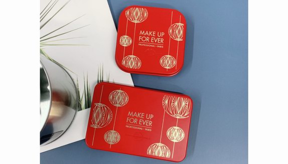 不買會(huì)后悔的make up for ever新年限量彩妝禮物！