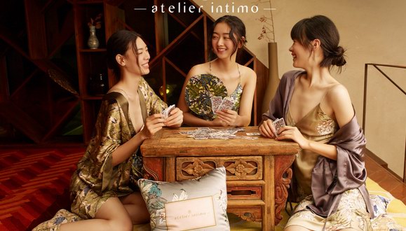 青色atelier?intimo，一衣一帶盡顯優(yōu)雅