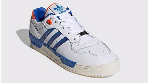 施華洛世奇攜手adidas Originals打造經(jīng)典款運(yùn)動(dòng)鞋