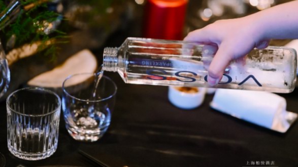 VOSS芙絲攜手凱悅酒店集團開啟摘鉆尋味之旅