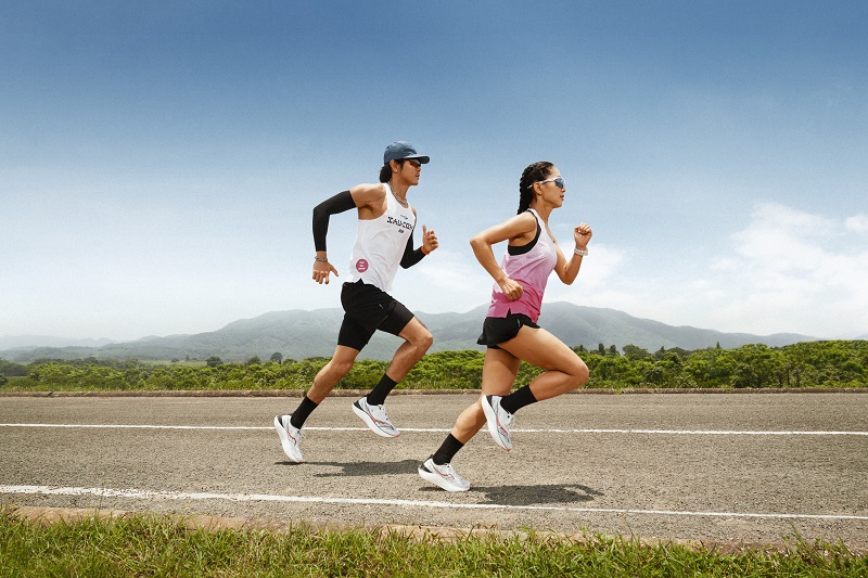 Saucony索康尼啡鵬3代碳板跑鞋，還能更快