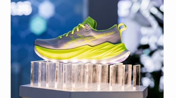 澎湃邁步，一往無前 ASICS 亞瑟士推出全新SUPERBLAST跑鞋