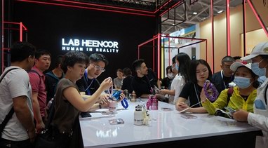 LAB HEENOOR深圳行，展會兼具未來感與科技感，現(xiàn)場人氣爆棚