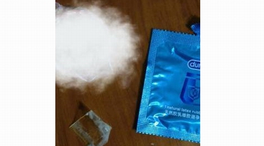 杜蕾斯客服回應(yīng)避孕套發(fā)現(xiàn)異物：會盡快和消費者取得聯(lián)系進行核實