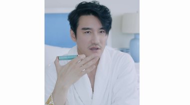 get起這款赫熙翡翠管細(xì)胞飲，50多歲還能和胡兵一樣披荊斬棘！