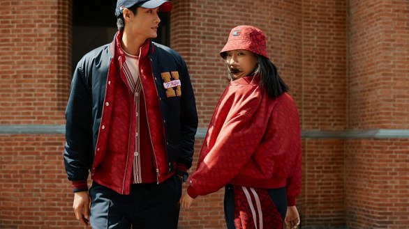 潮聚東西，行無(wú)定式，TOMMY HILFIGER龍年系列煥新上市