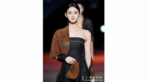 德倫香絲閃耀廣州時尚周，創(chuàng)始人帥常英榮膺“灣區(qū)時尚品牌設計師十杰”