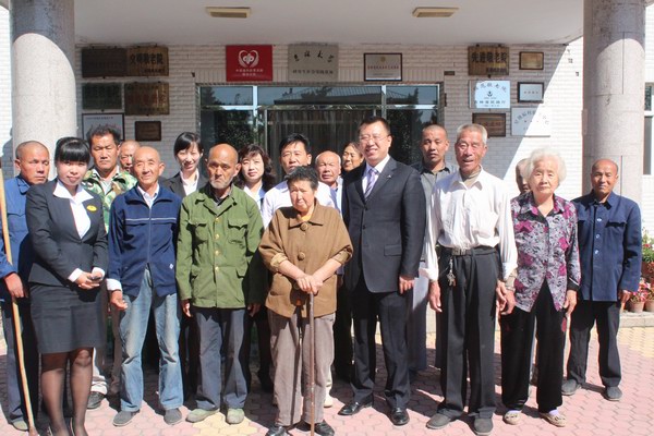 濃情中秋，長(zhǎng)春開元名都為孤寡老人送溫暖