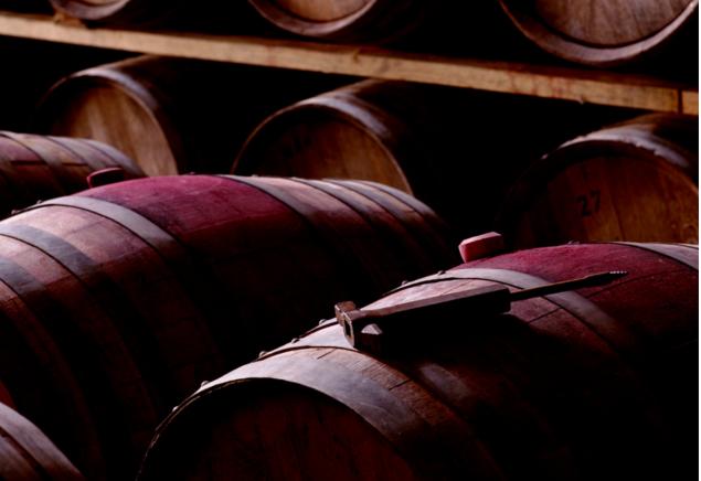 吉奧康多紅葡萄酒（Castel Giocondo Brunello di Montalcino DOCG）等高級葡萄酒都在木桶中經(jīng)過長年貯藏,并配合歐洲傳統(tǒng)工藝與現(xiàn)代設(shè)備精心釀造。