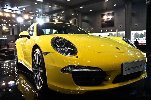 新款保時(shí)捷911 Carrera 4
