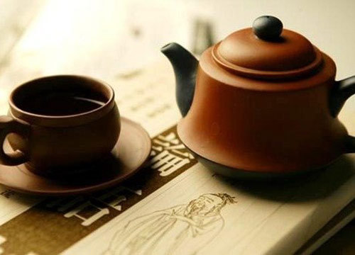 泡茶，首先得選茶和鑒茶。