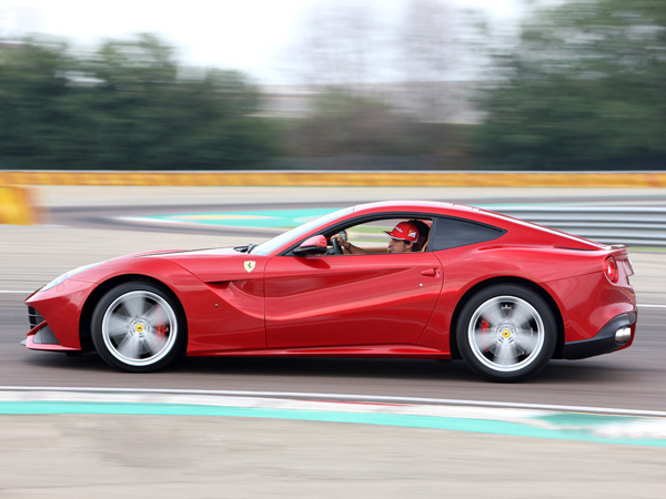 阿隆索駕馭法拉利史上最快跑車 F12berlinetta